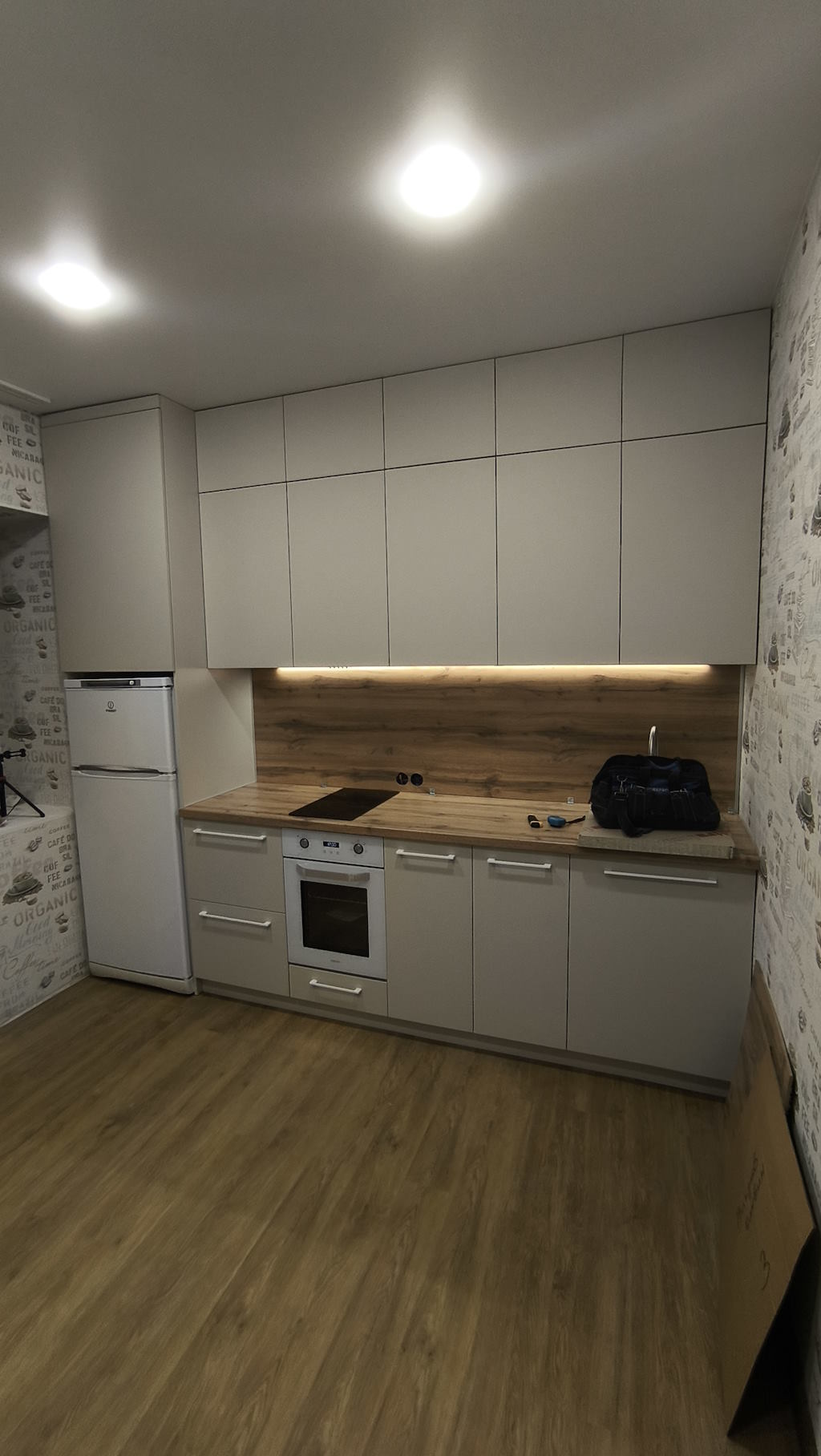 Кухня с панорамными фасадами на заказ